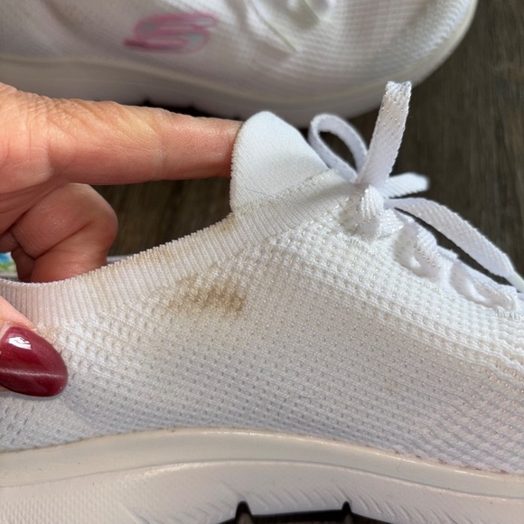 Ladies 9:5 Skechers memory foam sneakers - Picture 7 of 9